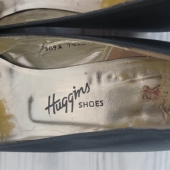Vintage Erica Black Satin Low Heel Pumps by Huggins Shoes Womens Size 7.5AA - Picture 7 of 10